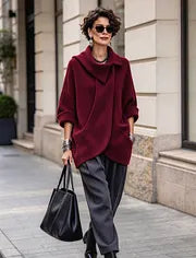 Lenneke – Oversized Jakke Med Asymmetrisk Krave og Lommer