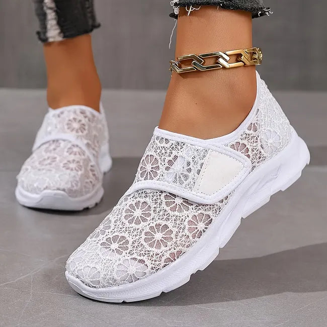 Tonjaa - Sneakers Med Blonder Og Blomsterbroderi