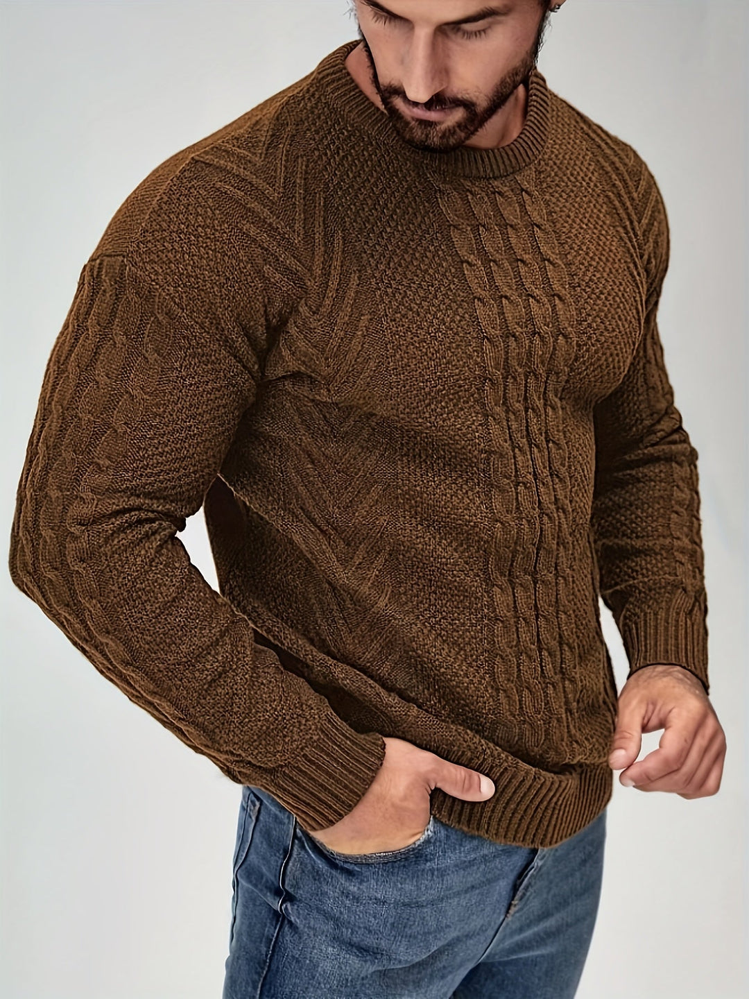 Eiduks – Klassisk Sweater Med Rund Hals og Kabelstrik