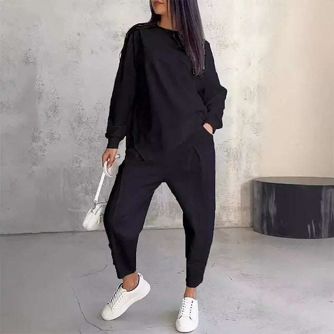 Tashia – Sæt Bestående af en Afslappet Langærmet Sweatshirt og Joggingbukser