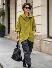 Lenneke – Oversized Jakke Med Asymmetrisk Krave og Lommer