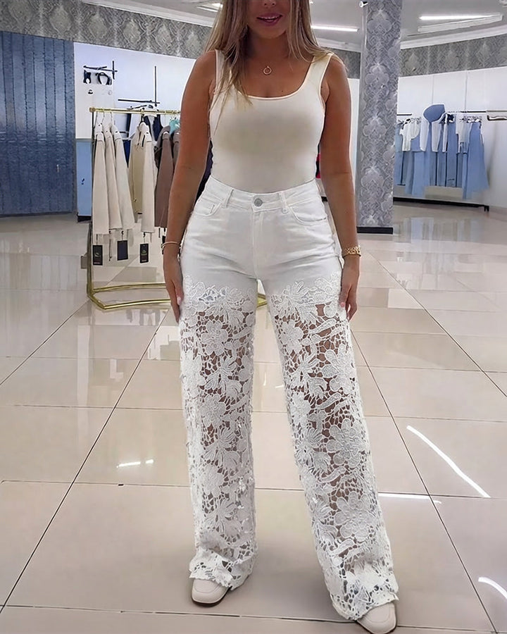 Erija – Jeans Med Høj Talje Og Blomstermønstrede Blonderpaneler