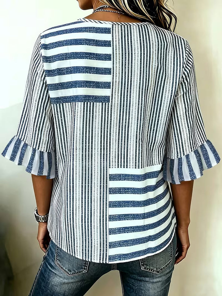 Avyra – Stribet Patchwork-bluse Med Flæseærmer Og Knapper