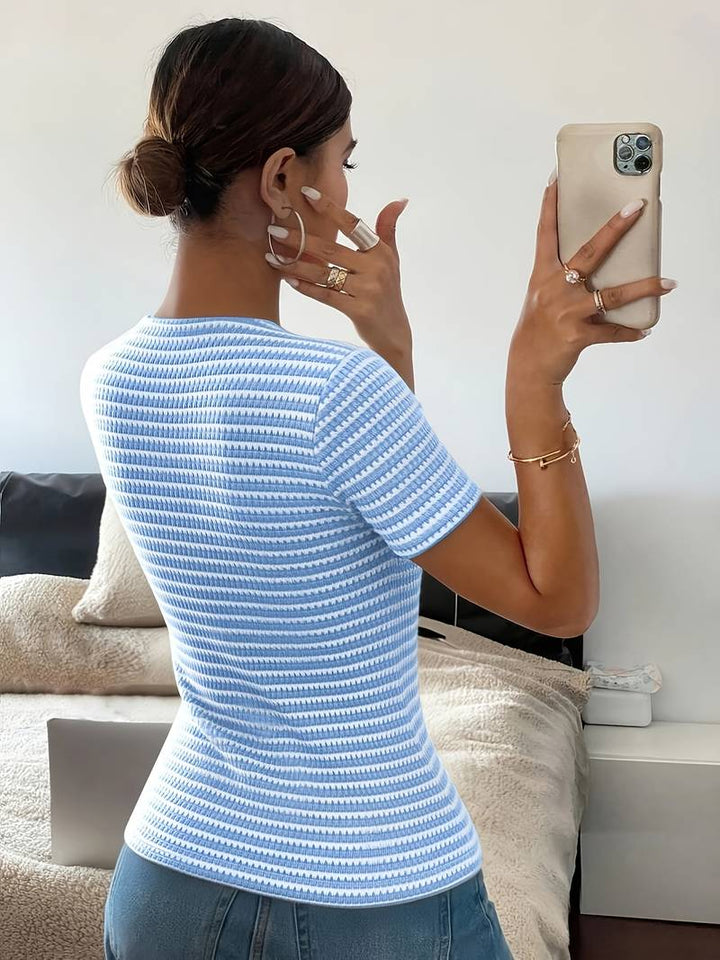 Airam - Skjorte Med Firkantet Udskæring Og Åben Forside
