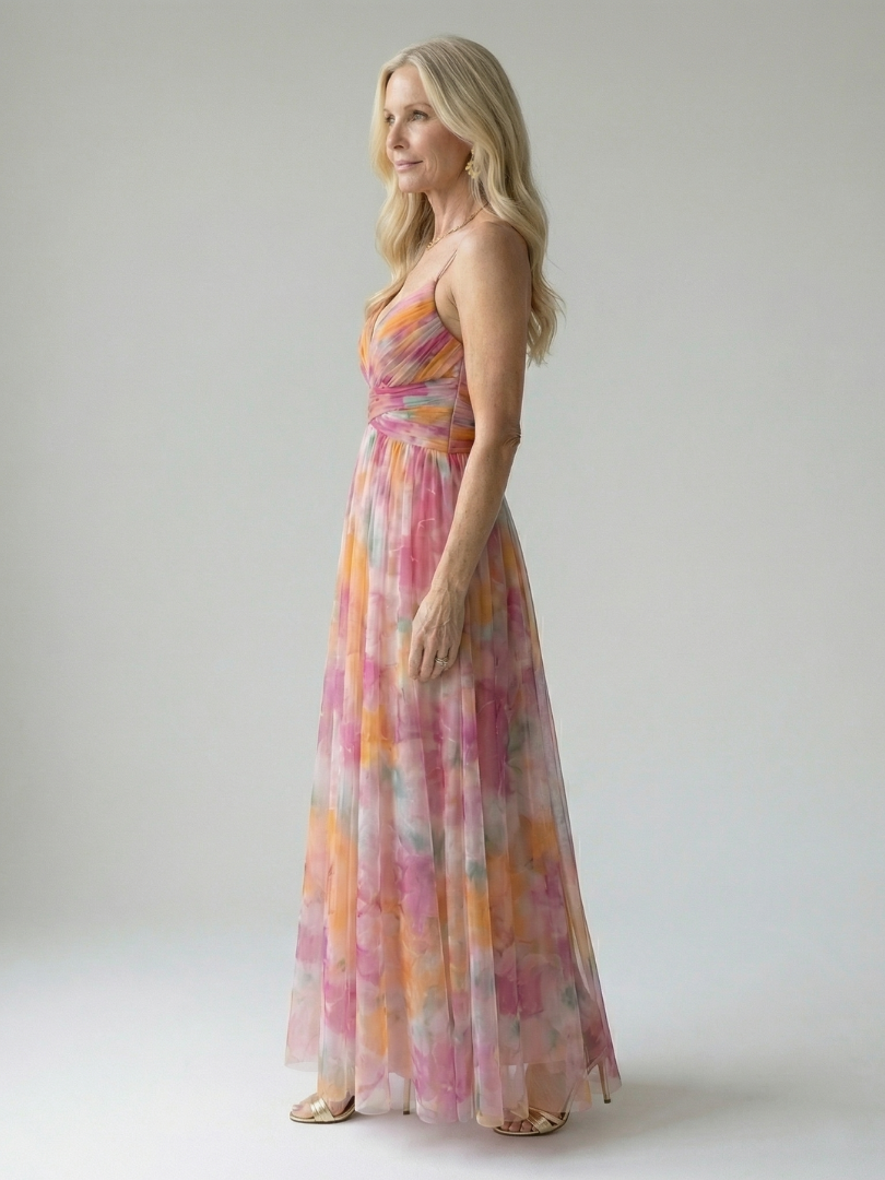 Xeenia – Stilfuld Maxi-Kjole i Chiffon Med Udskæringer