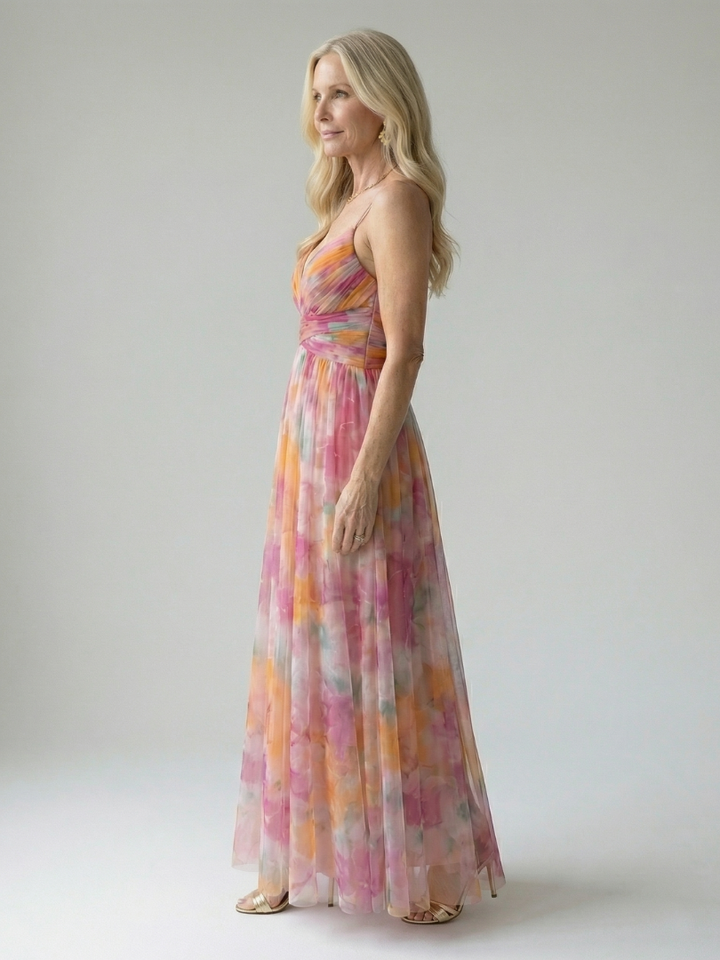 Xeenia – Stilfuld Maxi-Kjole i Chiffon Med Udskæringer