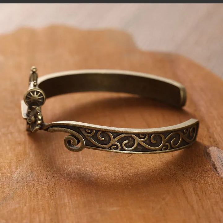 Liliah – Armbånd Med Symaskine-Motiv