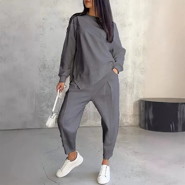 Tashia – Sæt Bestående af en Afslappet Langærmet Sweatshirt og Joggingbukser