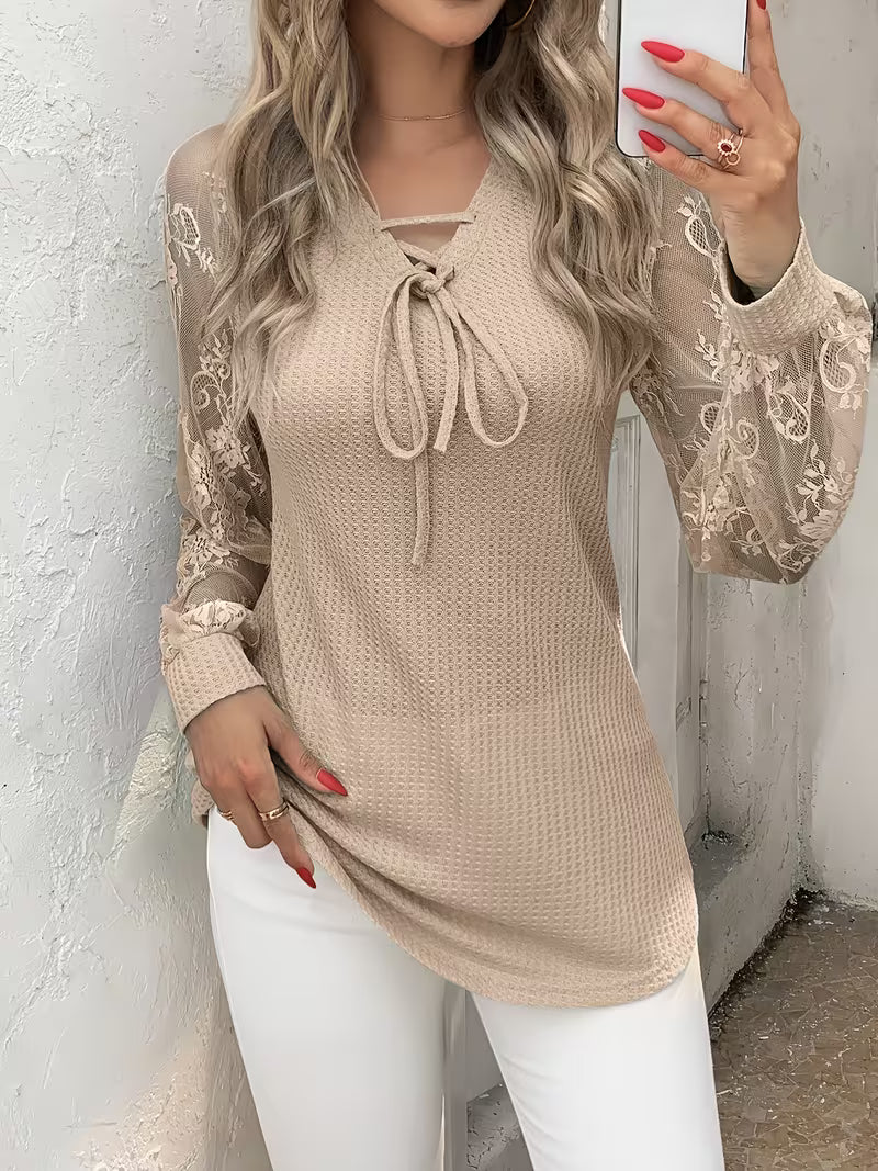 Wazina – Elegant Top Med Delvist Gennemsigtig Blonder