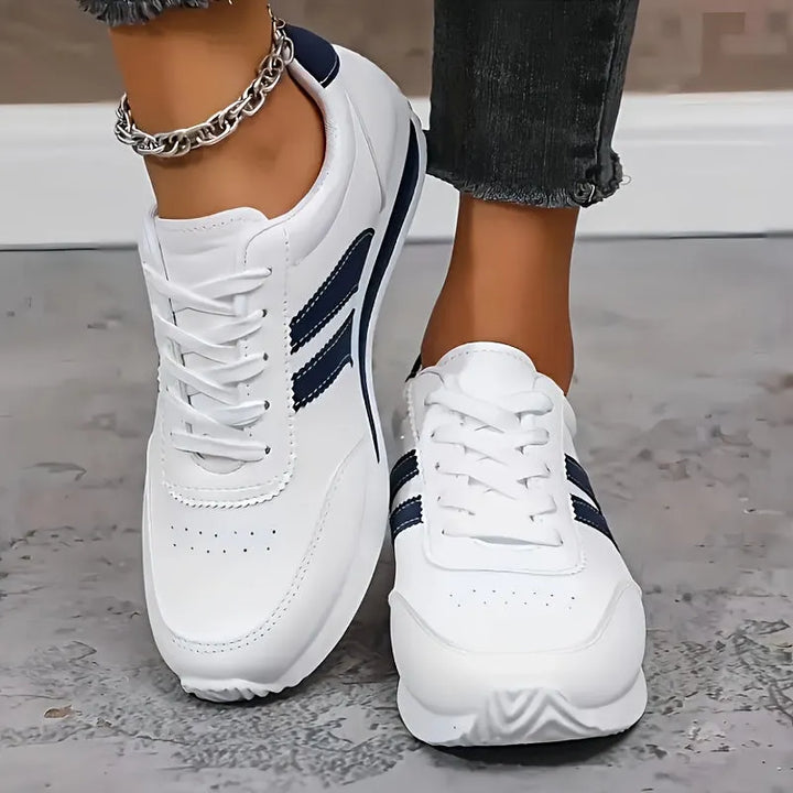 Larenda – Ortopædisk Snøresneaker
