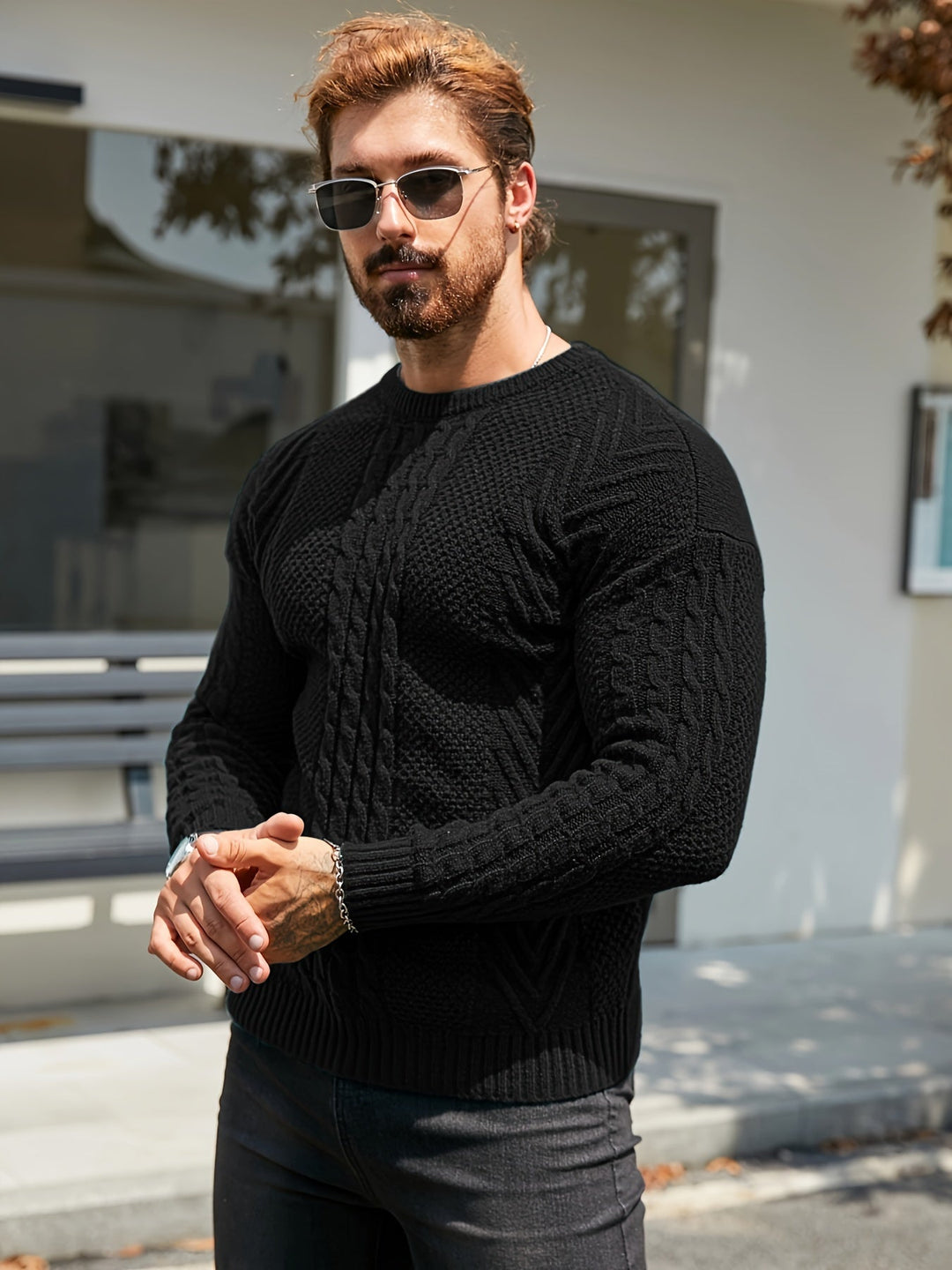 Eiduks – Klassisk Sweater Med Rund Hals og Kabelstrik