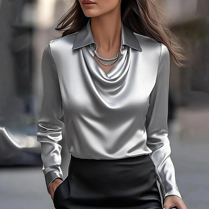Malvina – Elegant Satinbluse Med Draperet Halsudskæring