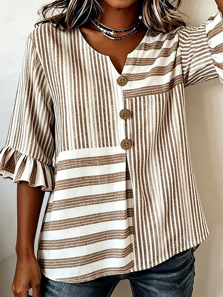 Avyra – Stribet Patchwork-bluse Med Flæseærmer Og Knapper