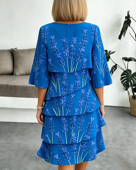 Liania – Lagdelt Kjole Med Lavendel Udskriv