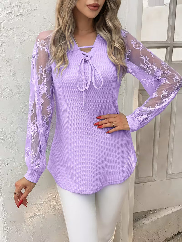 Wazina – Elegant Top Med Delvist Gennemsigtig Blonder