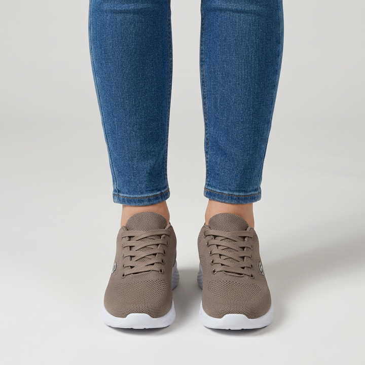 Alixia - Komfortabel Sneaker Med Snørebånd