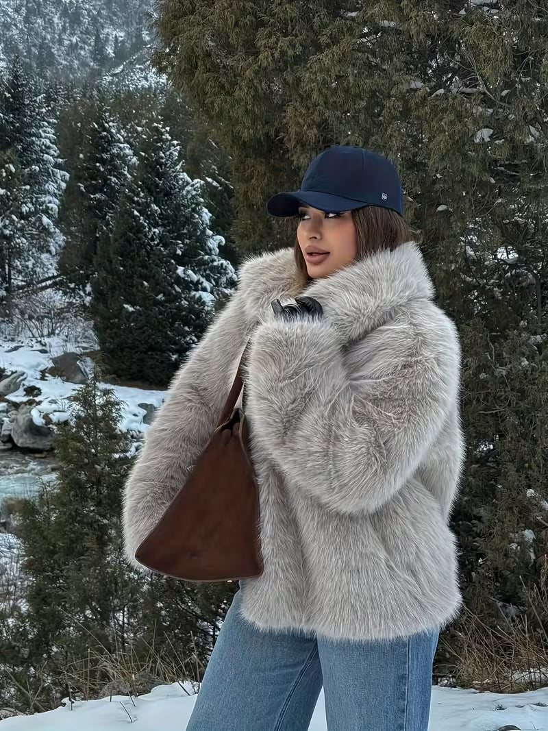 Zefina – Oversized Jakke Med Lange Ærmer I Imiteret Pels