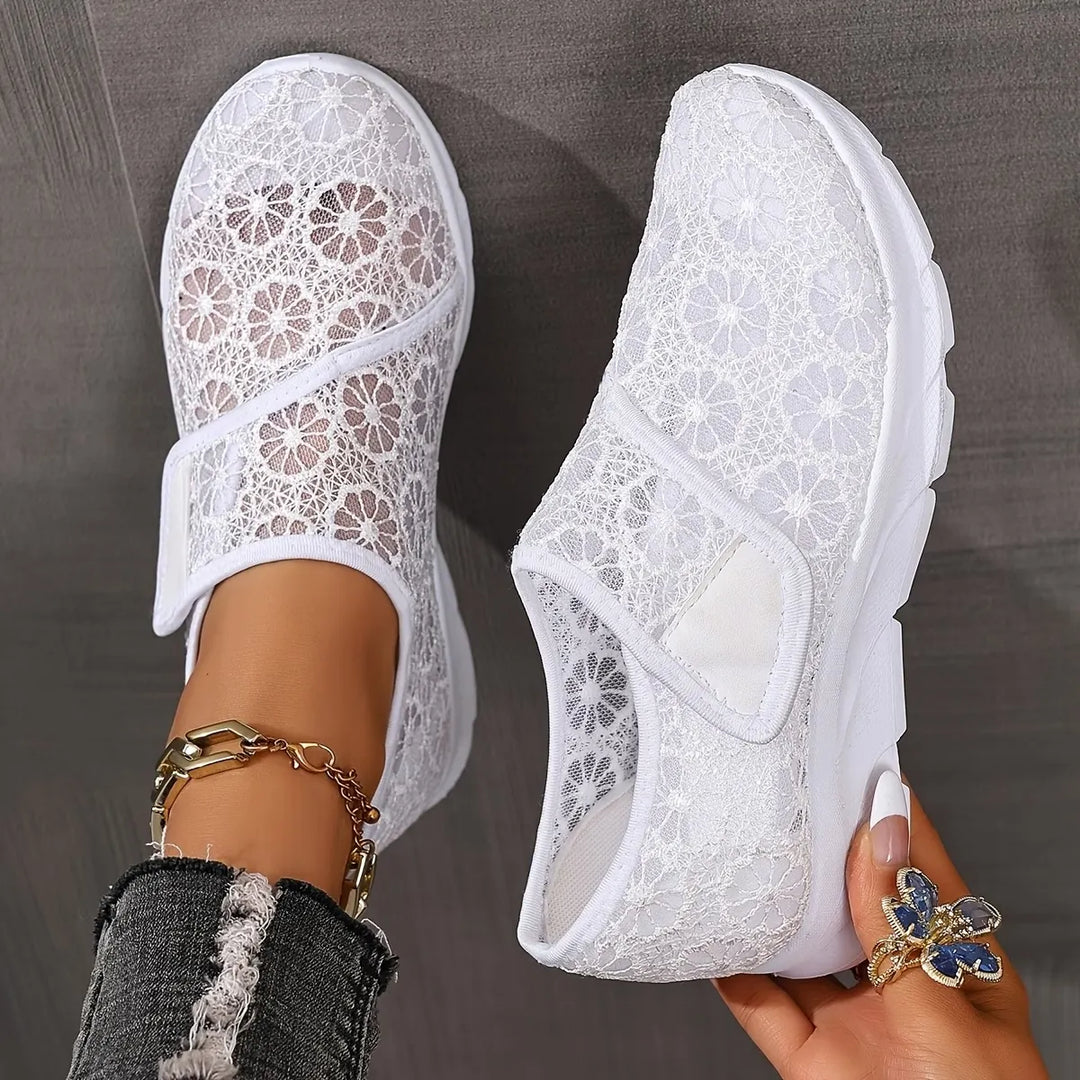 Tonjaa - Sneakers Med Blonder Og Blomsterbroderi