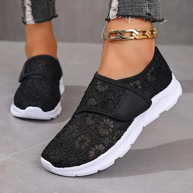 Tonjaa - Sneakers Med Blonder Og Blomsterbroderi