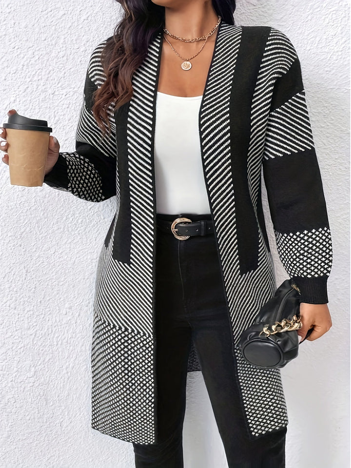 Zhamilya - Lang, Geometrisk Strikket Cardigan Med Åben Front
