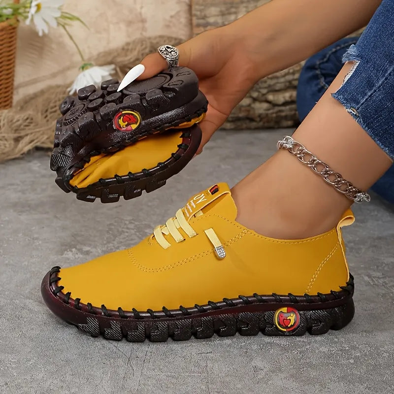 Hilga – Sneakers Med Snørebånd og Fleksibel Sål