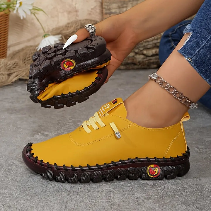 Hilga – Sneakers Med Snørebånd og Fleksibel Sål