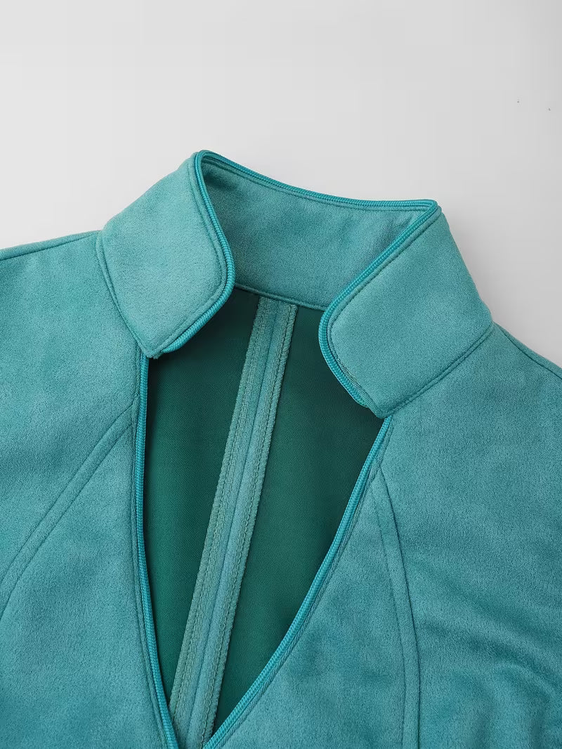 Lrina – Tætsiddende Vest i Boheme-Stil