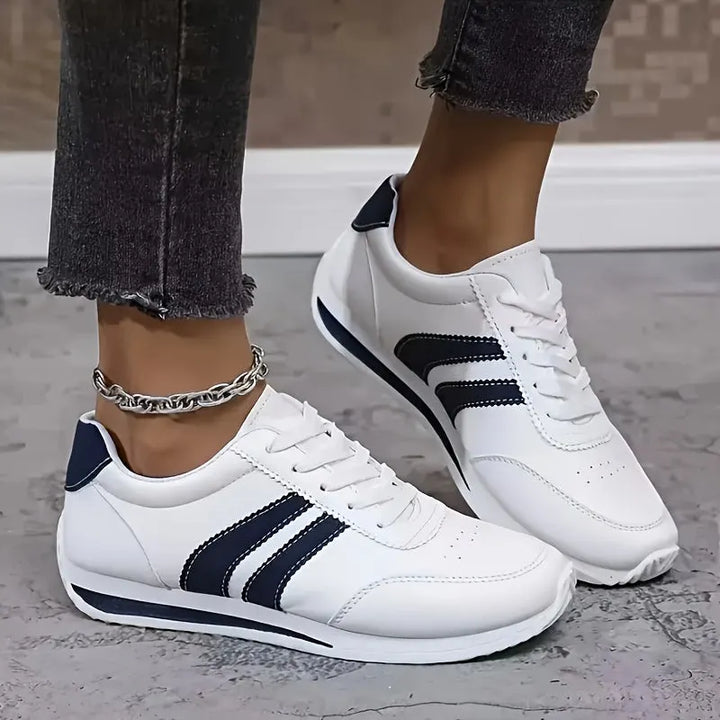 Larenda – Ortopædisk Snøresneaker