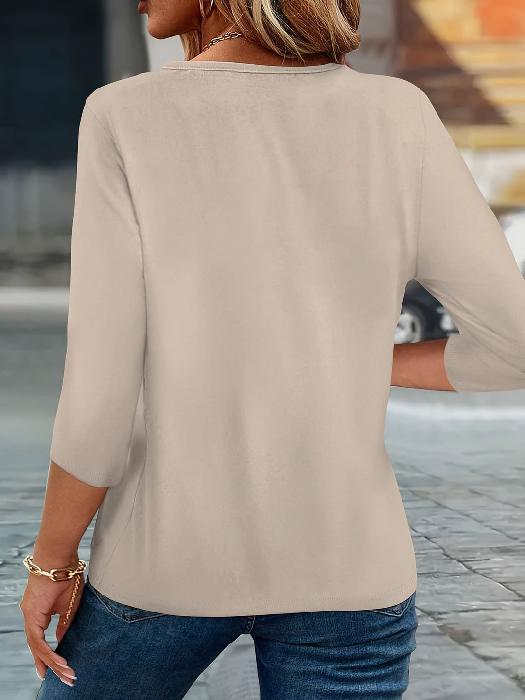 Amandine - Moderne Sommer Bluse Med V-udskæring