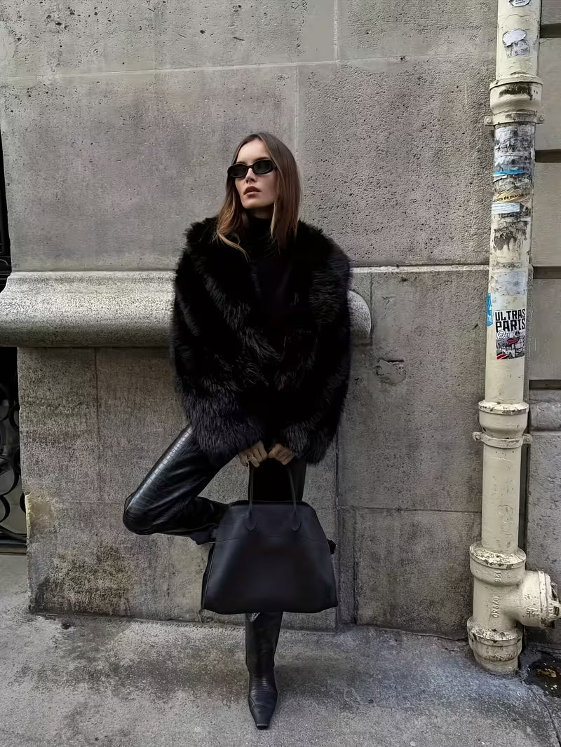 Jorida – Oversized, Kort Jakke Med Revers I Kunstpels