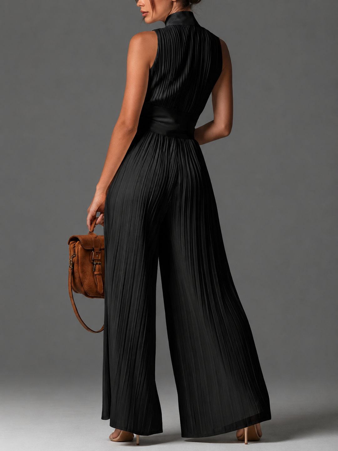 Kleira – Ærmeløs Plisseret Jumpsuit