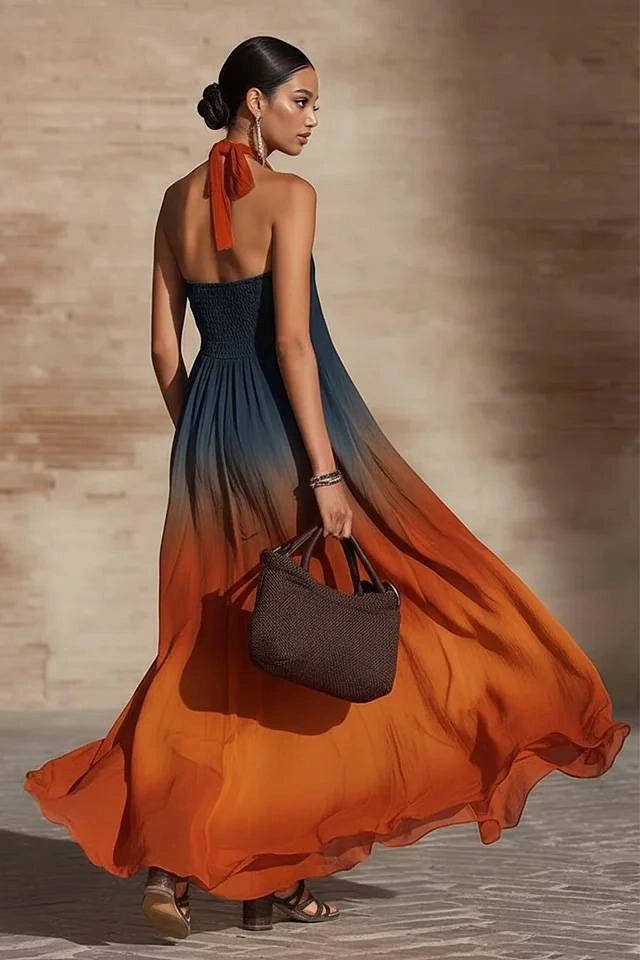 Naeela – Maxi-Kjole Med Halterneck og V-udskæring i Ombre-Look
