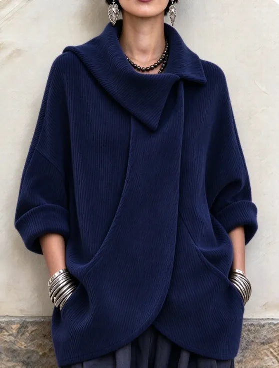 Lenneke – Oversized Jakke Med Asymmetrisk Krave og Lommer