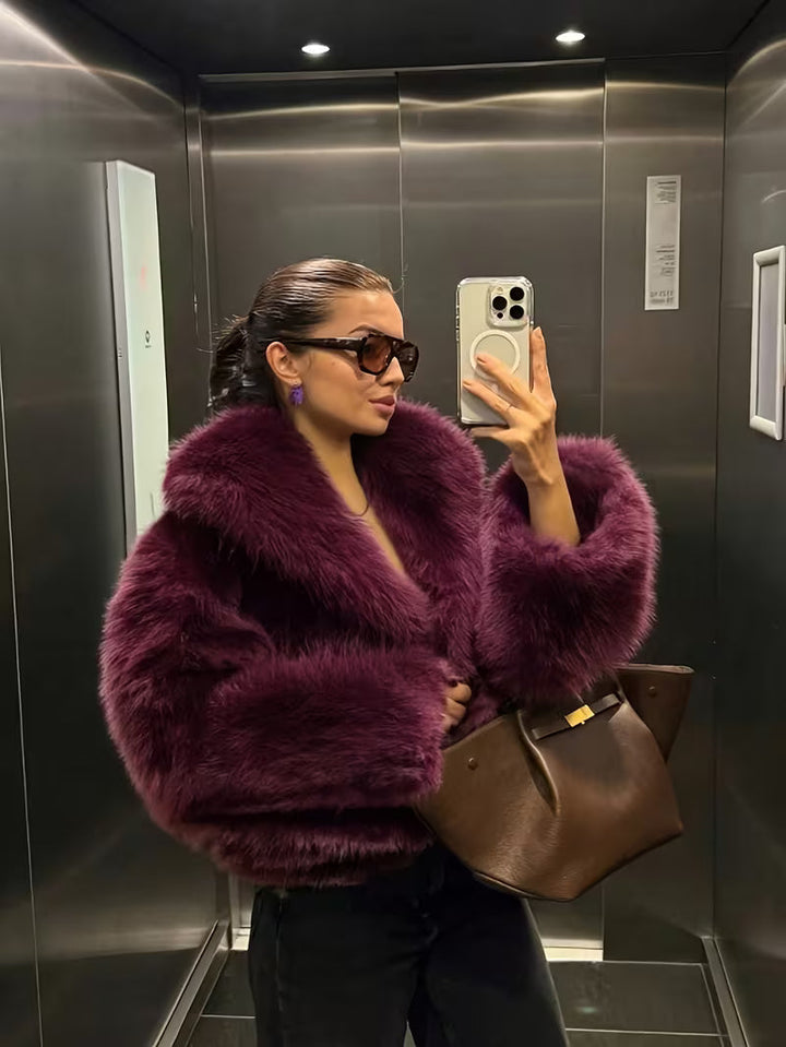 Jorida – Oversized, Kort Jakke Med Revers I Kunstpels