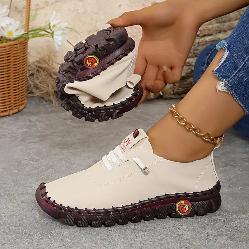 Hilga – Sneakers Med Snørebånd og Fleksibel Sål