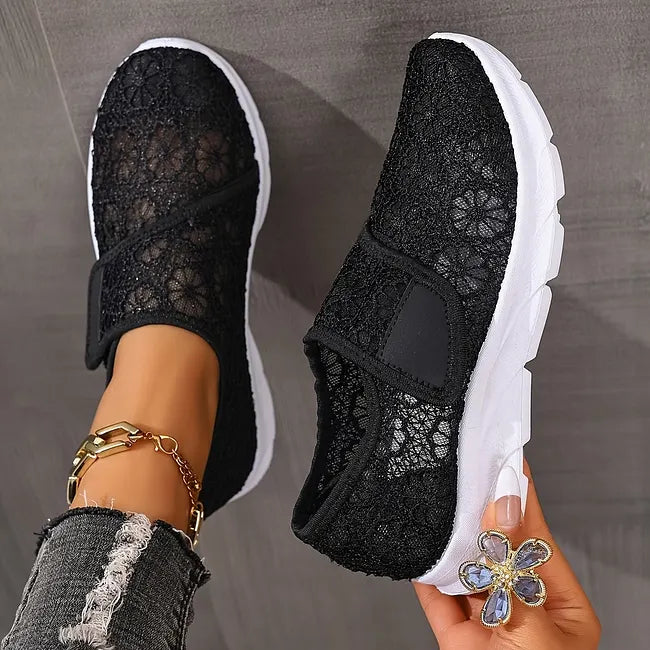 Tonjaa - Sneakers Med Blonder Og Blomsterbroderi