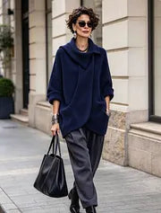 Lenneke – Oversized Jakke Med Asymmetrisk Krave og Lommer
