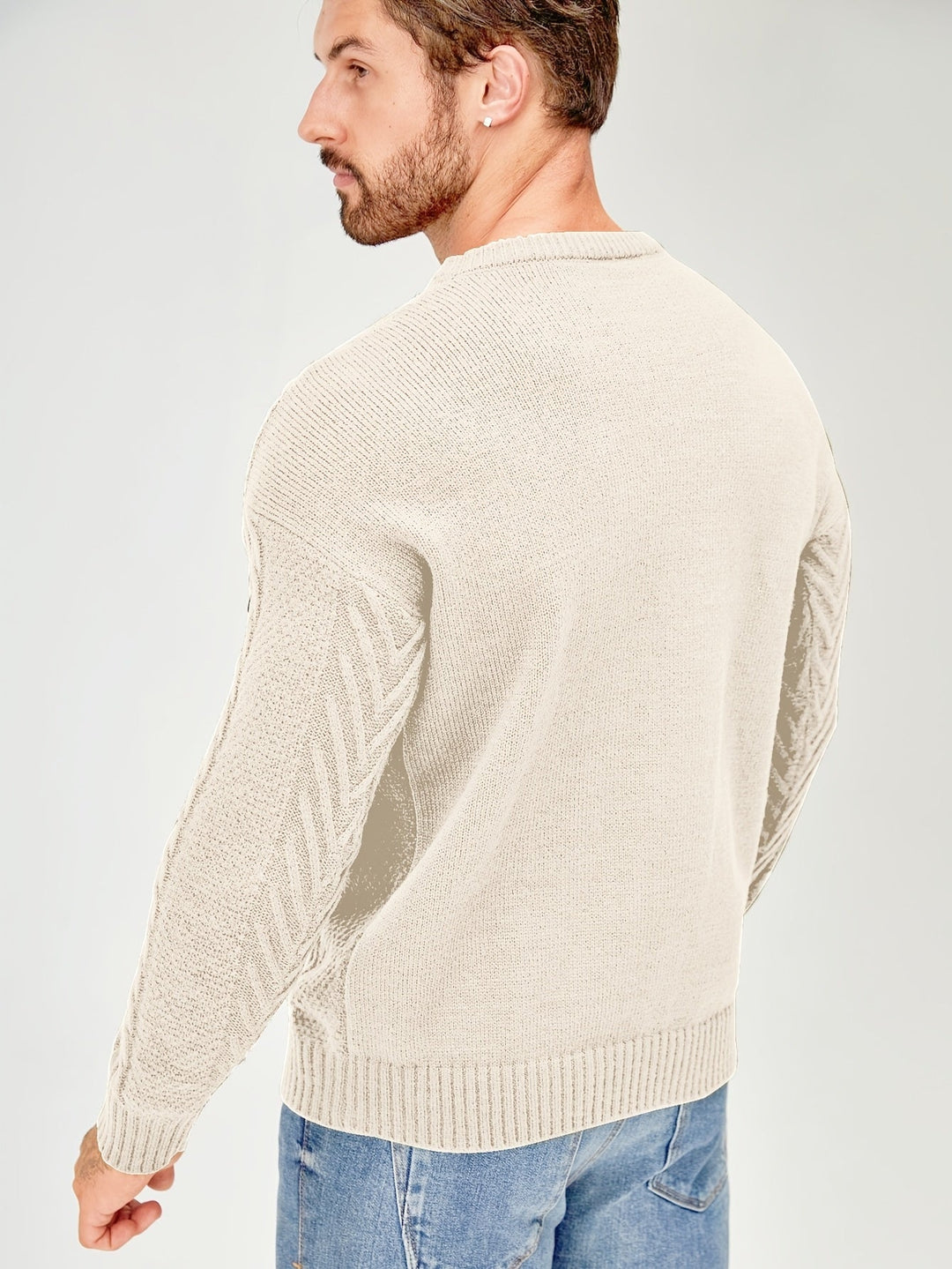 Eiduks – Klassisk Sweater Med Rund Hals og Kabelstrik