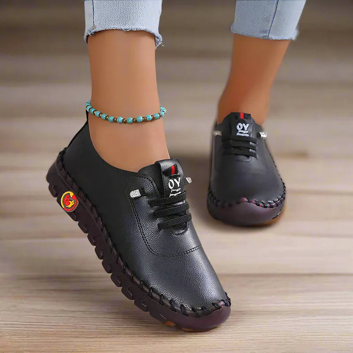 Hilga – Sneakers Med Snørebånd og Fleksibel Sål