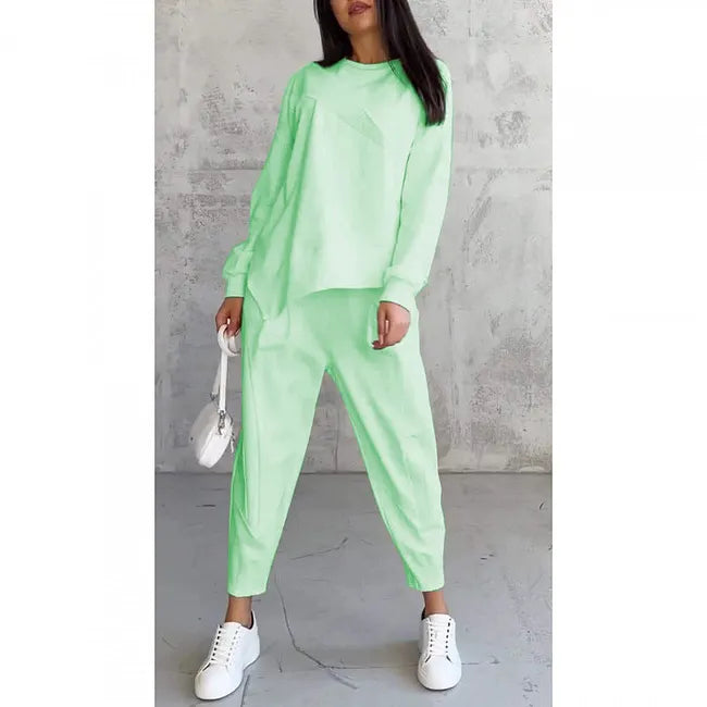 Tashia – Sæt Bestående af en Afslappet Langærmet Sweatshirt og Joggingbukser