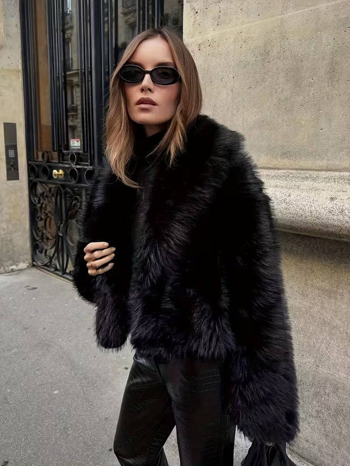 Jorida – Oversized, Kort Jakke Med Revers I Kunstpels