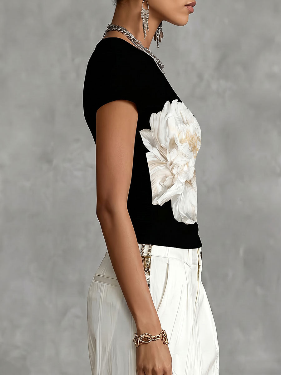 Lunessa – T-Shirt Med Rund Hals Og Tofarvet Blomsterprint