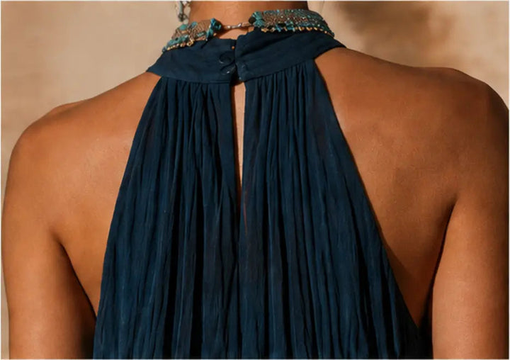 Naeela – Maxi-Kjole Med Halterneck og V-udskæring i Ombre-Look