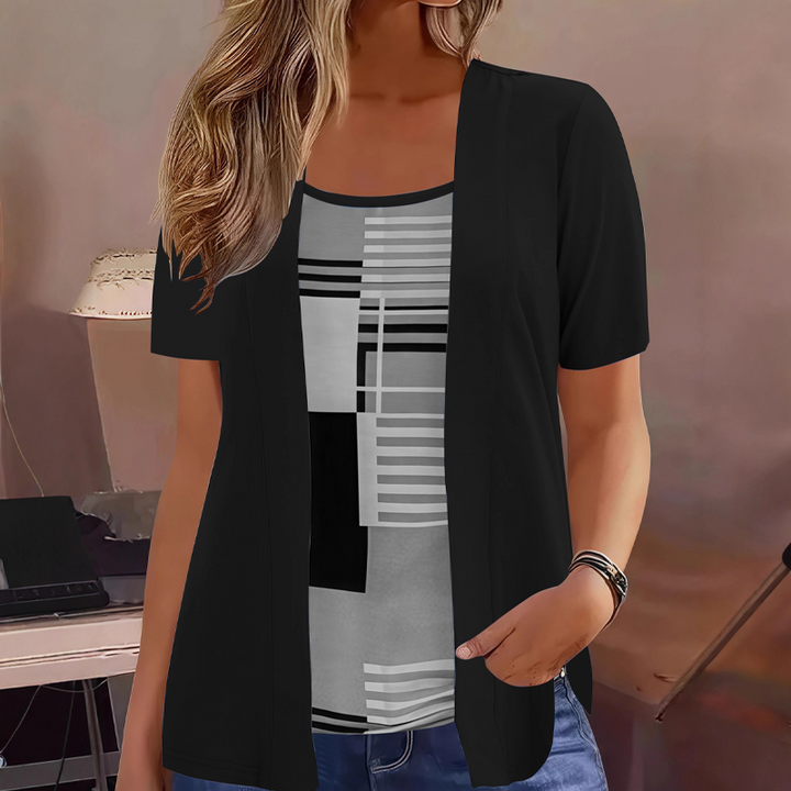 Thaminia - T-shirt Med Korte Ærmer Og Lag på Lag Design Med Geometrisk Mønster