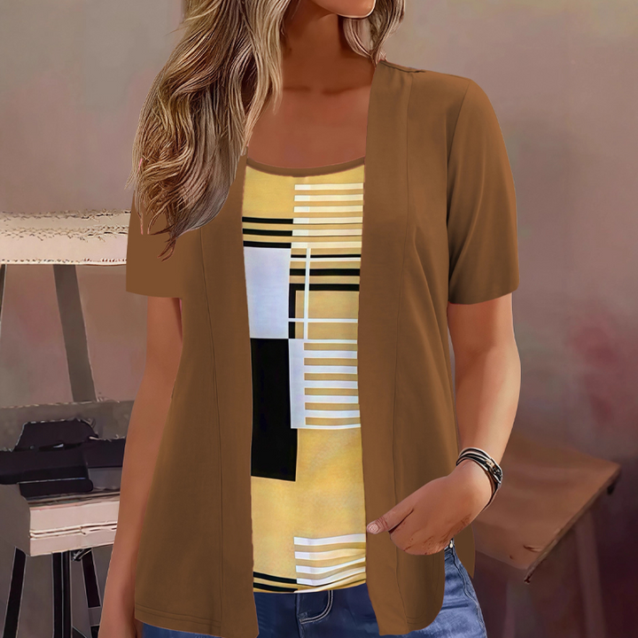 Thaminia - T-shirt Med Korte Ærmer Og Lag på Lag Design Med Geometrisk Mønster