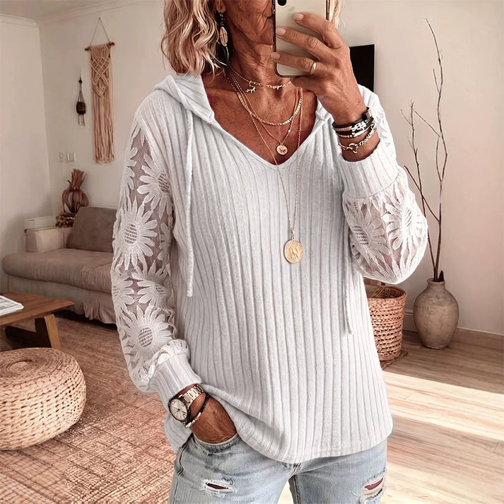 Nemila – Elegant Cardigan Med Hættekant I Blonder