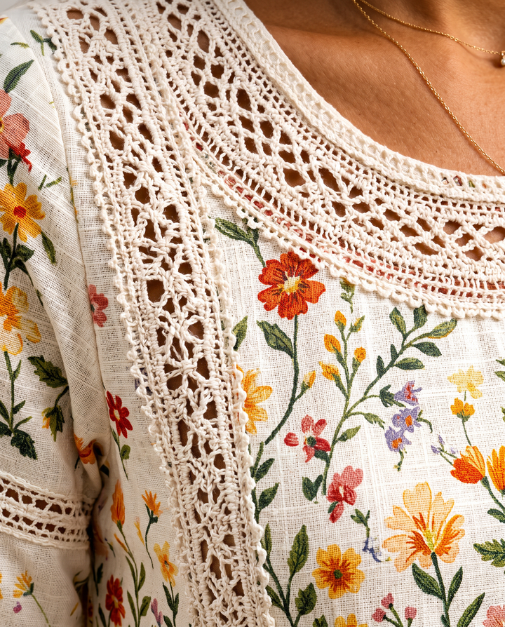 Lejina – Midi-Kjole Med Blomstereng-Motiv