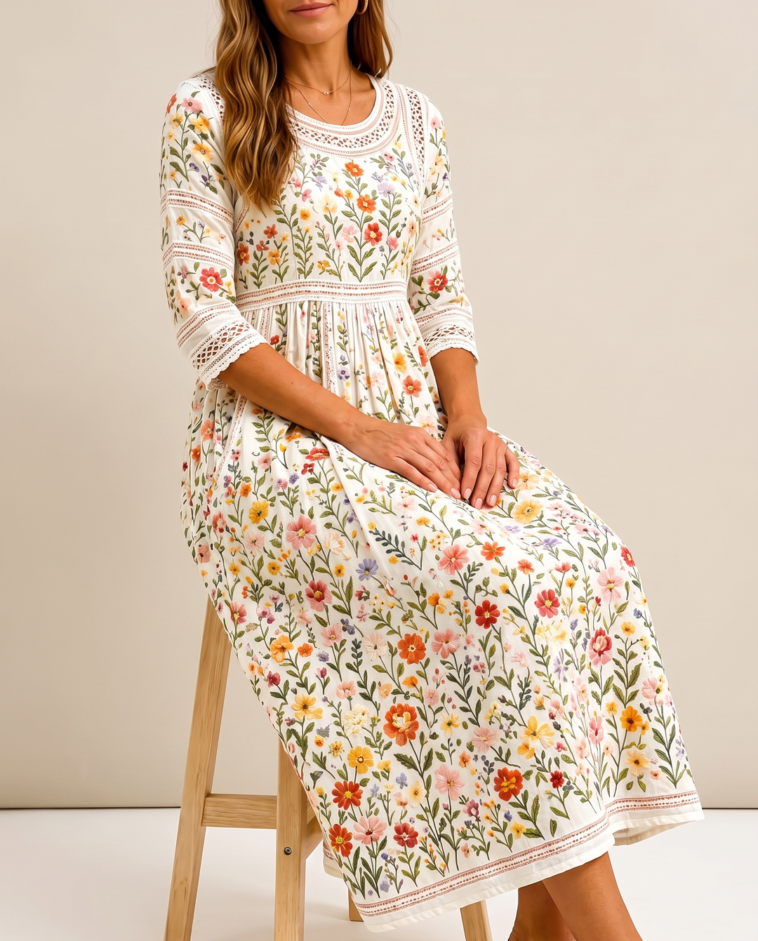 Lejina – Midi-Kjole Med Blomstereng-Motiv